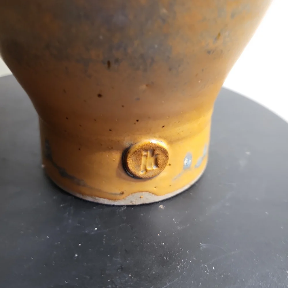 Mid-Century Modern Studio Pottery Ceramic Vase Signed w/ Chop Mark 9" - Picture 4 of 11